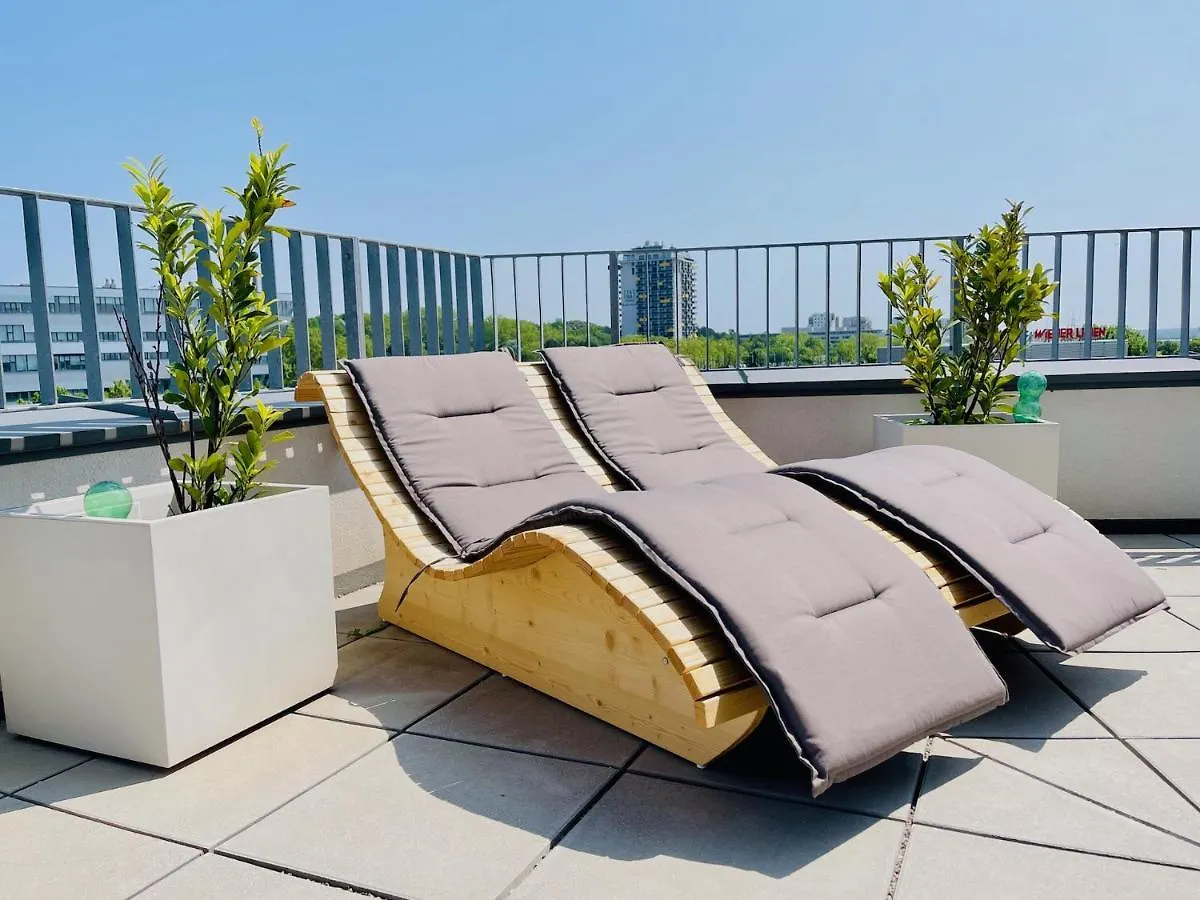 Sonnenwohnen Penthouse Direkt Bei U-Bahn Und Therme Wien Mit Top Anbindung Ins Zentrum דירה וינה