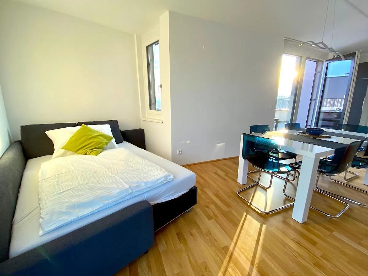 Sonnenwohnen Penthouse Direkt Bei U-Bahn Und Therme Wien Mit Top Anbindung Ins Zentrum 0*, Vienna Austria