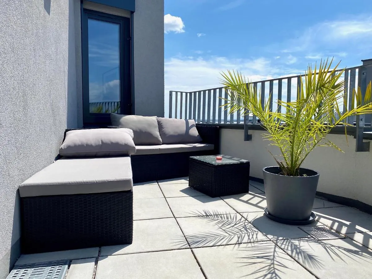 Sonnenwohnen Penthouse Direkt Bei U-Bahn Und Therme Wien Mit Top Anbindung Ins Zentrum contacts