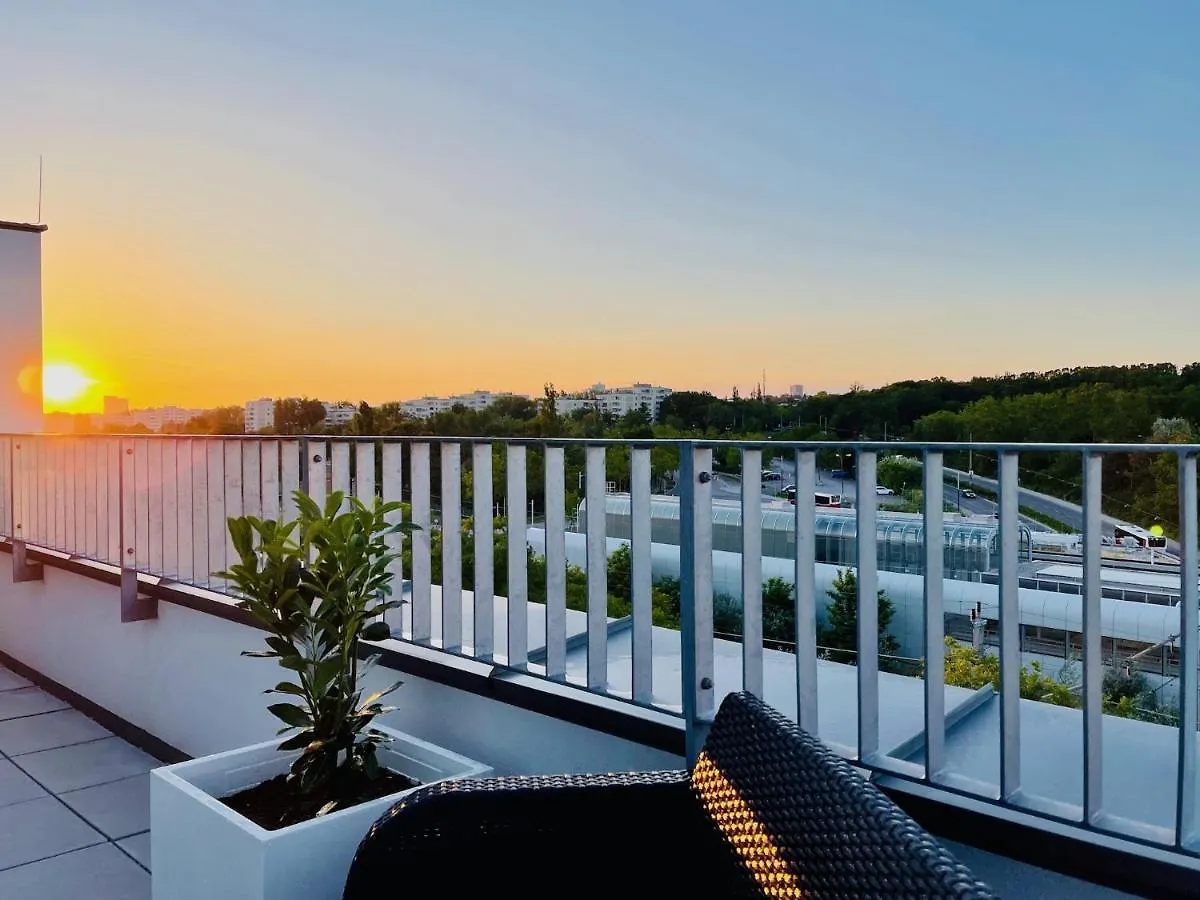 Sonnenwohnen Penthouse direkt bei U-Bahn und Therme Wien mit Top Anbindung ins Zentrum Österreich